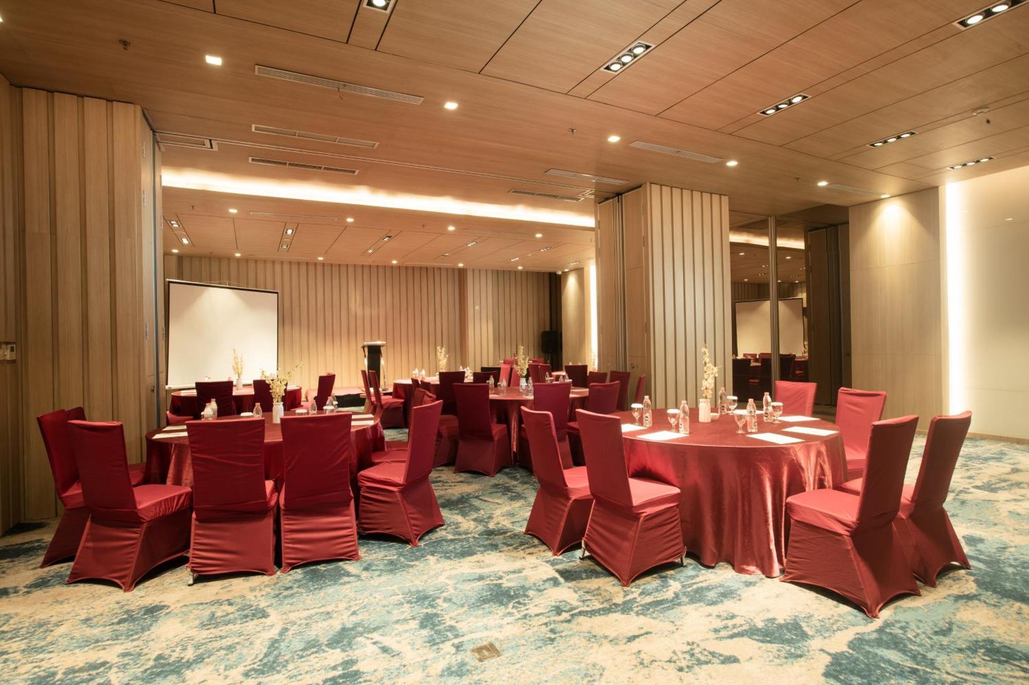Louis Kienne Cikarang Hotel & Service Apartment 贝克西 外观 照片