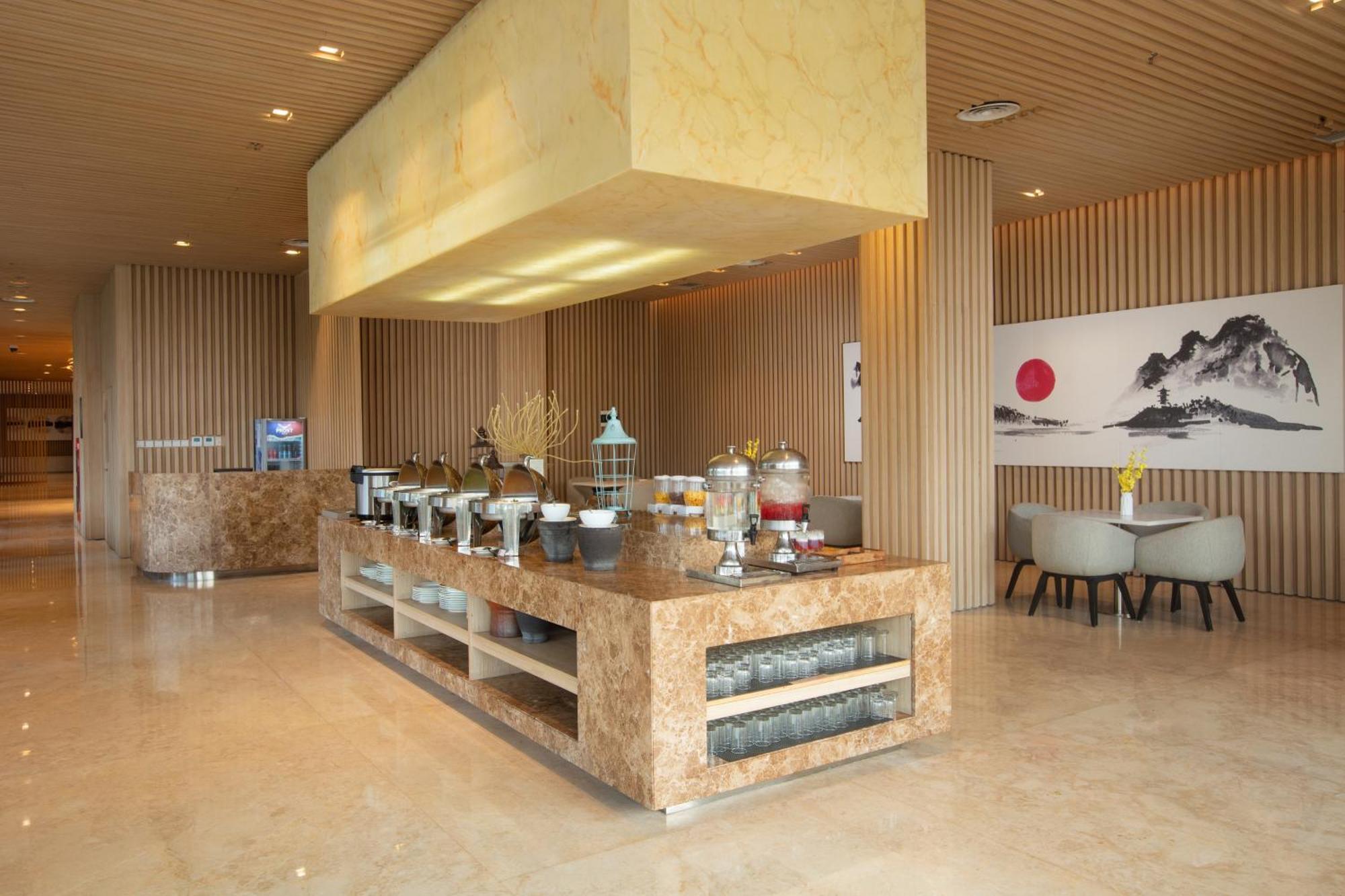 Louis Kienne Cikarang Hotel & Service Apartment 贝克西 外观 照片