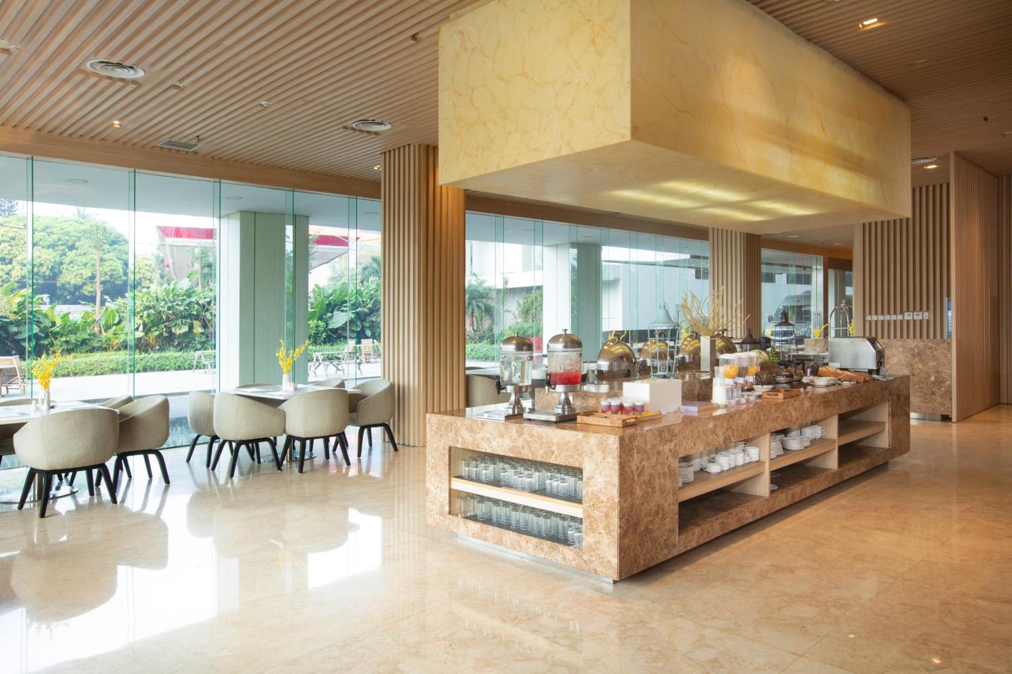Louis Kienne Cikarang Hotel & Service Apartment 贝克西 外观 照片